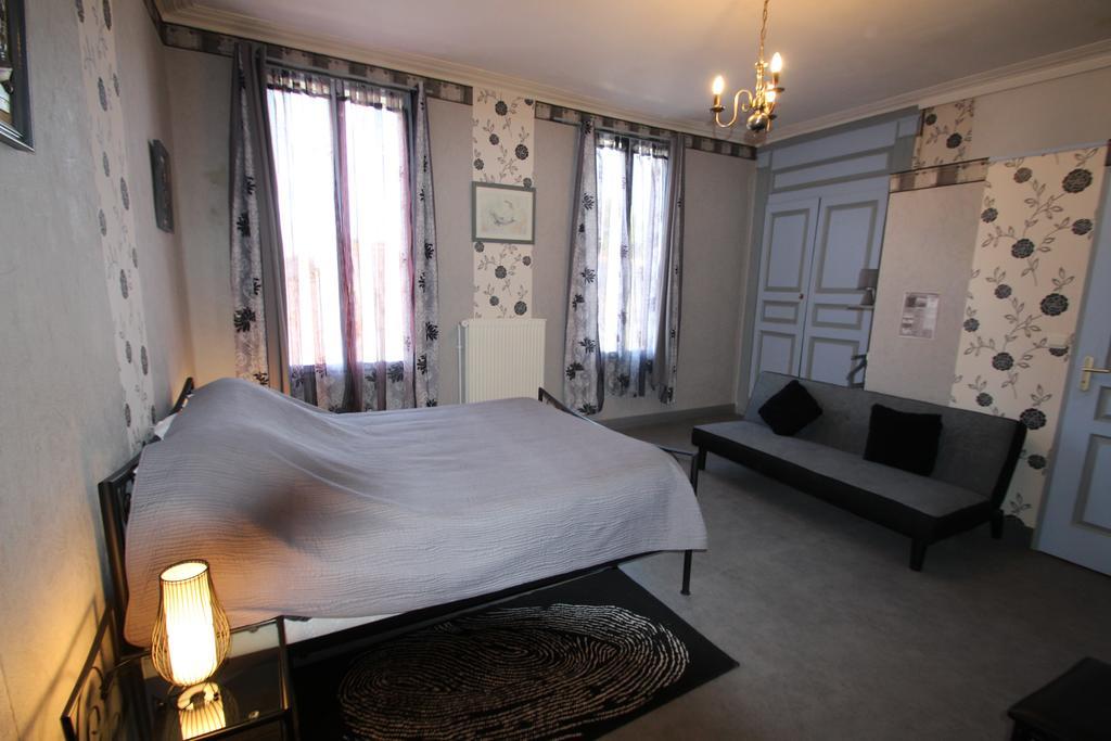 Bed and Breakfast Domaine Des Roses Vaudelnay Habitación foto