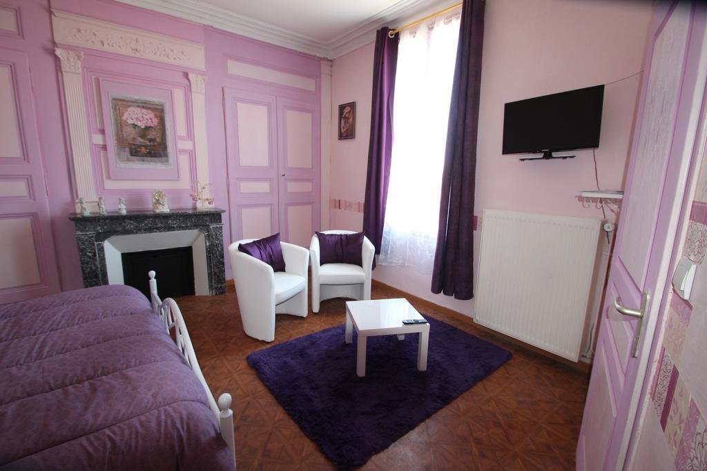 Bed and Breakfast Domaine Des Roses Vaudelnay Habitación foto