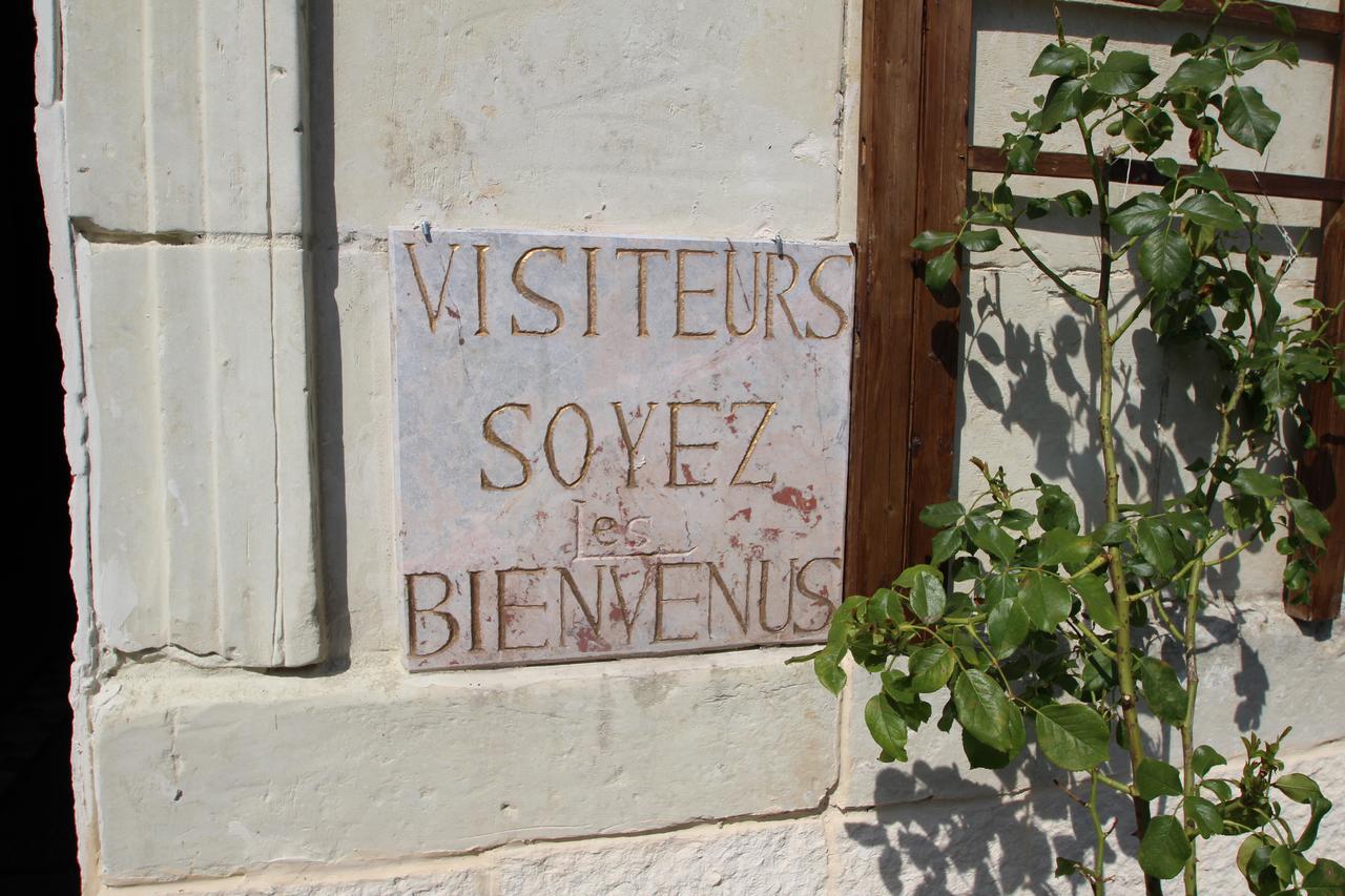 Bed and Breakfast Domaine Des Roses Vaudelnay Exterior foto