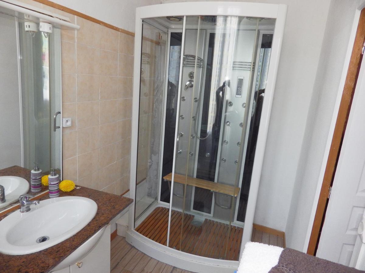 Bed and Breakfast Domaine Des Roses Vaudelnay Exterior foto